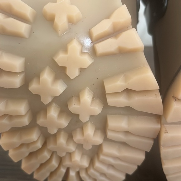 Tory Burch Brown and Tan Heeled Boots with High Stiletto Heel and Unique Design - Picture 9 of 14